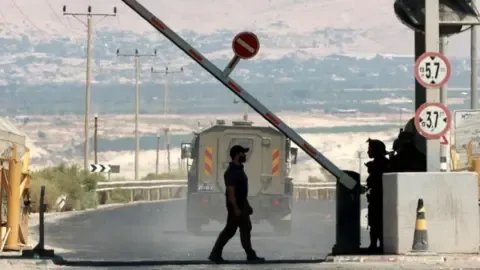 Two Persons Shot in Assault Close to West Bank-Jordan Checkpoint, IDF States